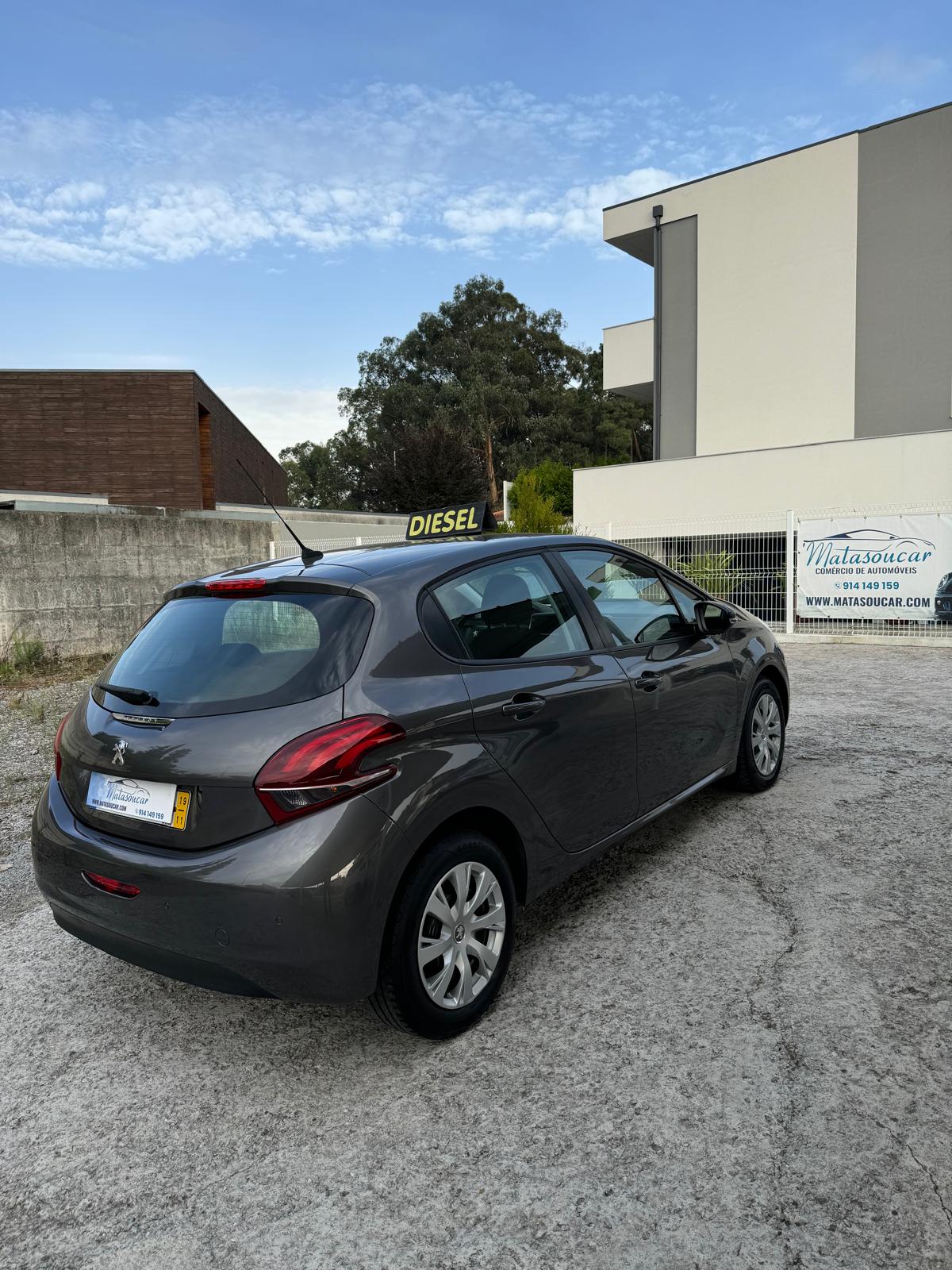 Peugeot 208 HDI